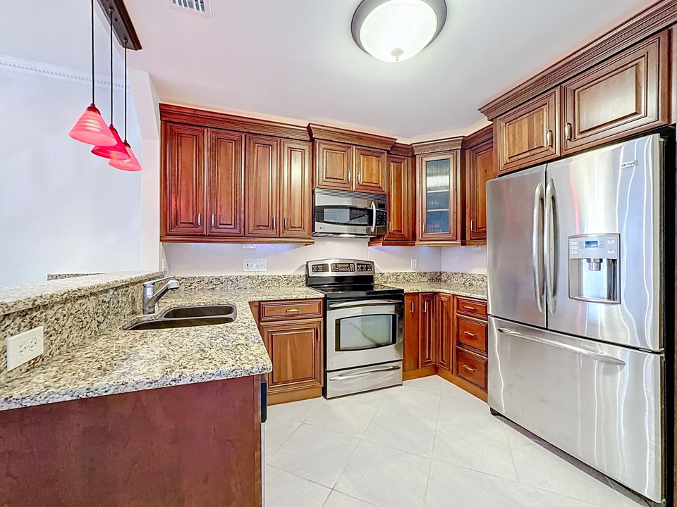 For Sale: $350,000 (3 beds, 2 baths, 1548 Square Feet)