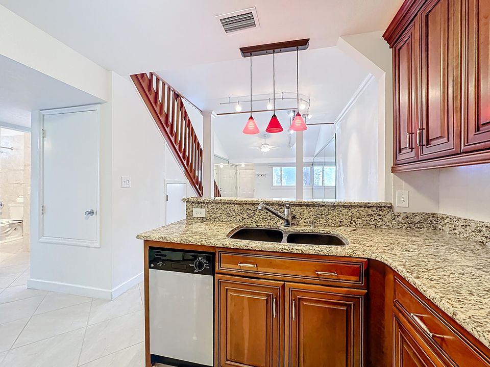 For Sale: $350,000 (3 beds, 2 baths, 1548 Square Feet)