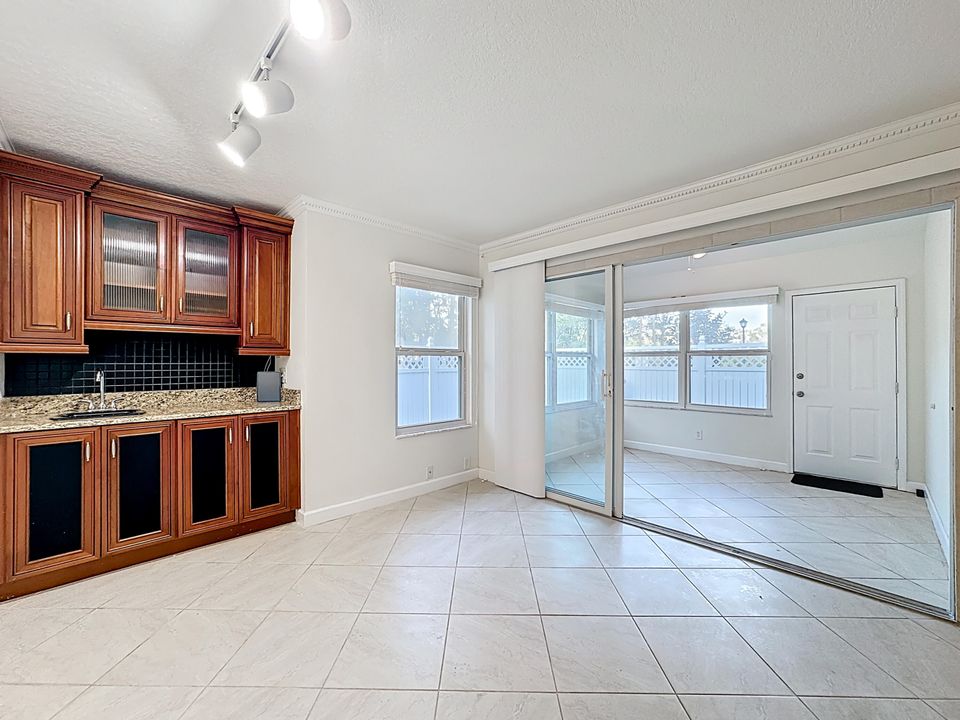 For Sale: $350,000 (3 beds, 2 baths, 1548 Square Feet)