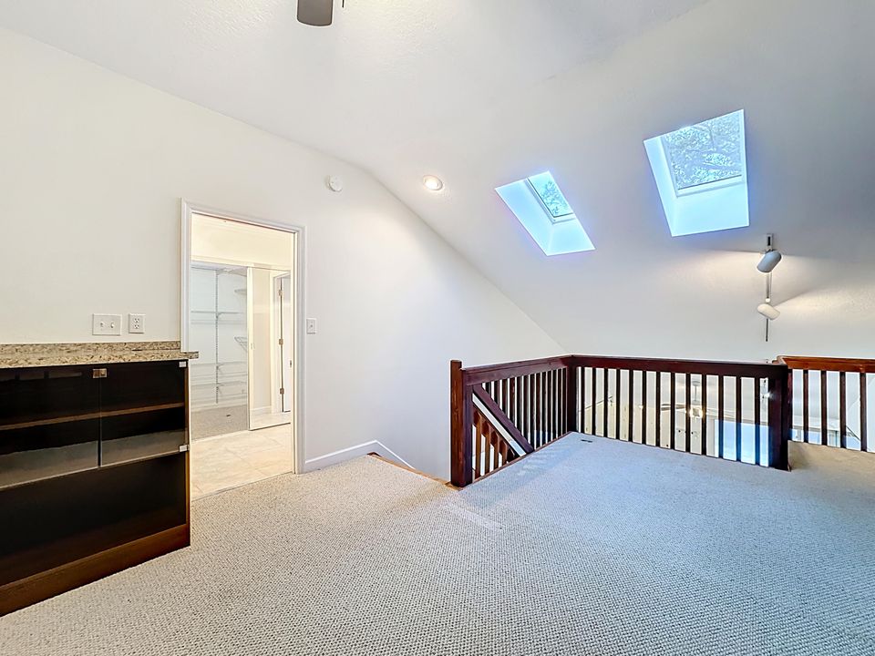 For Sale: $350,000 (3 beds, 2 baths, 1548 Square Feet)