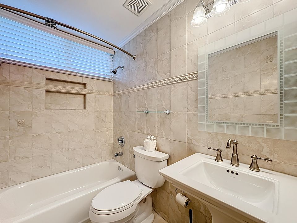 For Sale: $350,000 (3 beds, 2 baths, 1548 Square Feet)