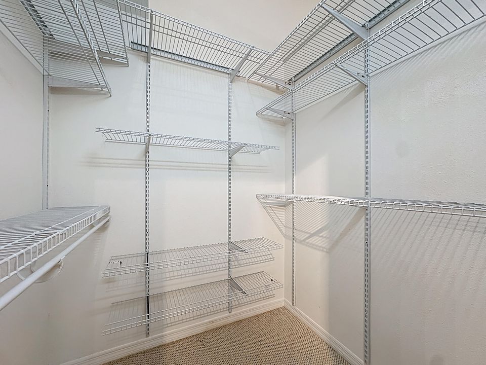 For Sale: $350,000 (3 beds, 2 baths, 1548 Square Feet)