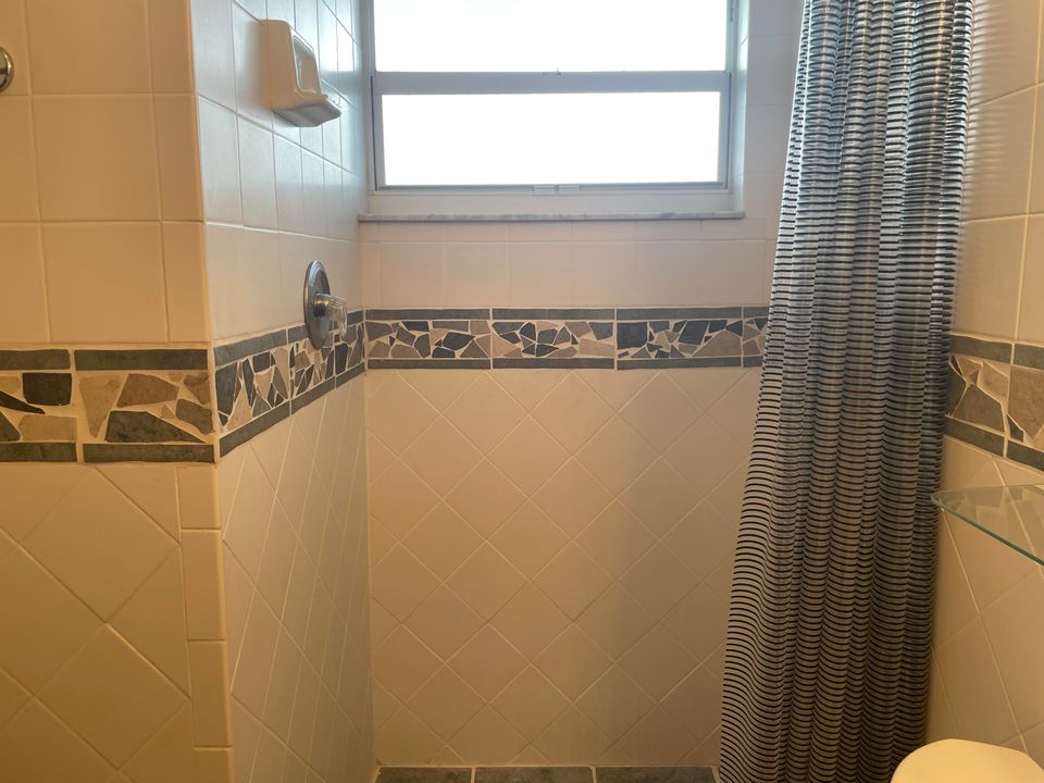 En Venta: $72,000 (2 camas, 2 baños, 994 Pies cuadrados)