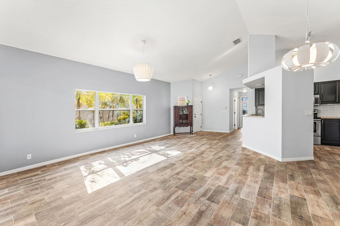 En Venta: $410,000 (2 camas, 2 baños, 1213 Pies cuadrados)