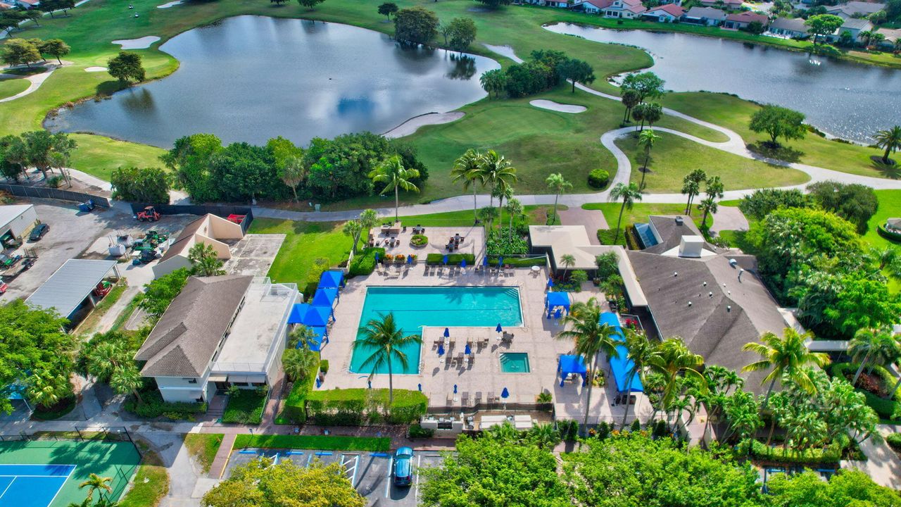 For Sale: $210,000 (2 beds, 2 baths, 1424 Square Feet)