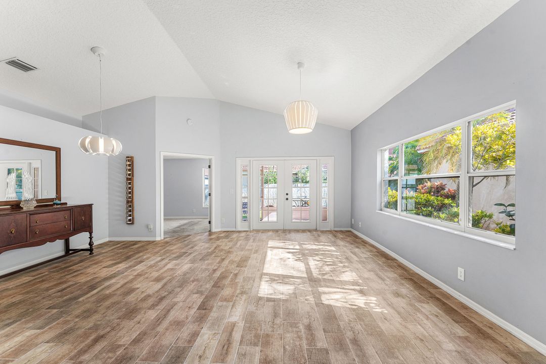 En Venta: $410,000 (2 camas, 2 baños, 1213 Pies cuadrados)