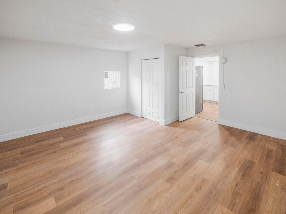 For Sale: $395,000 (3 beds, 1 baths, 1324 Square Feet)