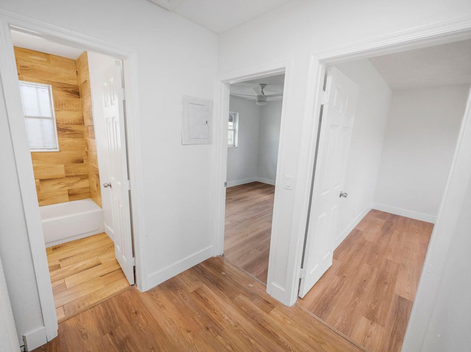 For Sale: $395,000 (3 beds, 1 baths, 1324 Square Feet)