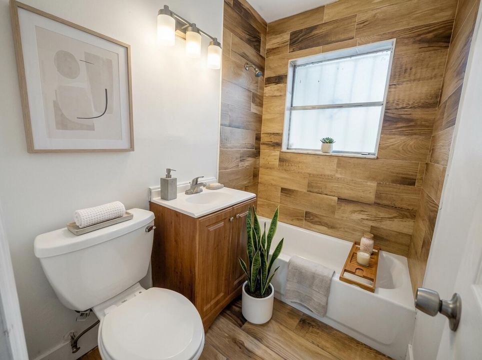 For Sale: $395,000 (3 beds, 1 baths, 1324 Square Feet)