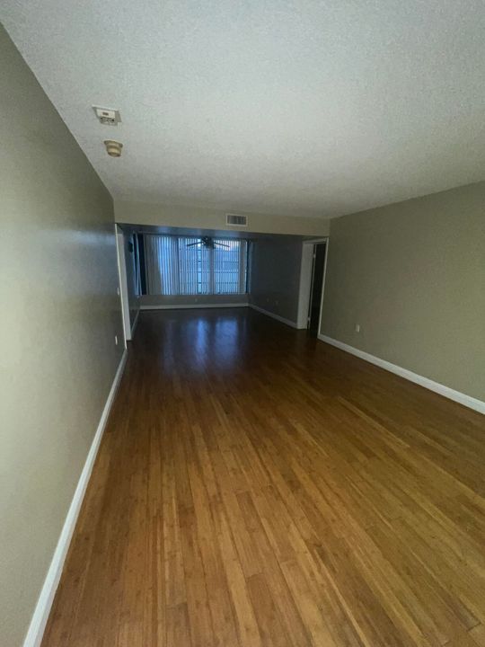 For Rent: $2,250 (2 beds, 2 baths, 1437 Square Feet)