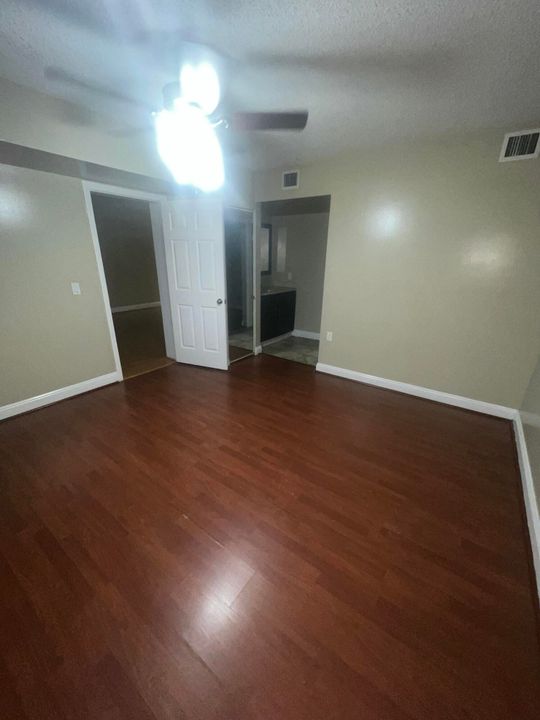 For Rent: $2,250 (2 beds, 2 baths, 1437 Square Feet)
