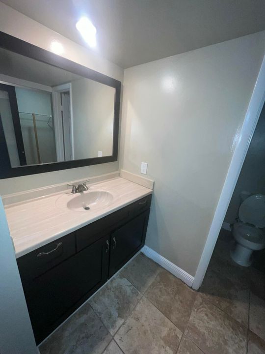 For Rent: $2,250 (2 beds, 2 baths, 1437 Square Feet)