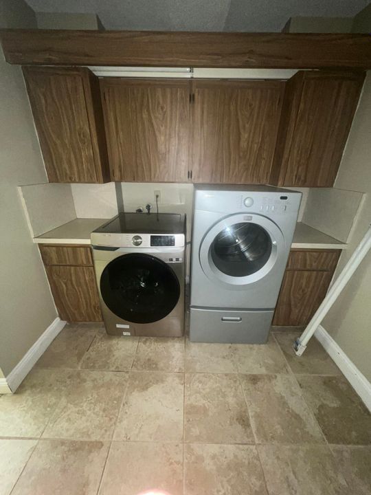 For Rent: $2,250 (2 beds, 2 baths, 1437 Square Feet)