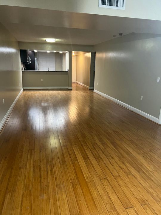For Rent: $2,250 (2 beds, 2 baths, 1437 Square Feet)