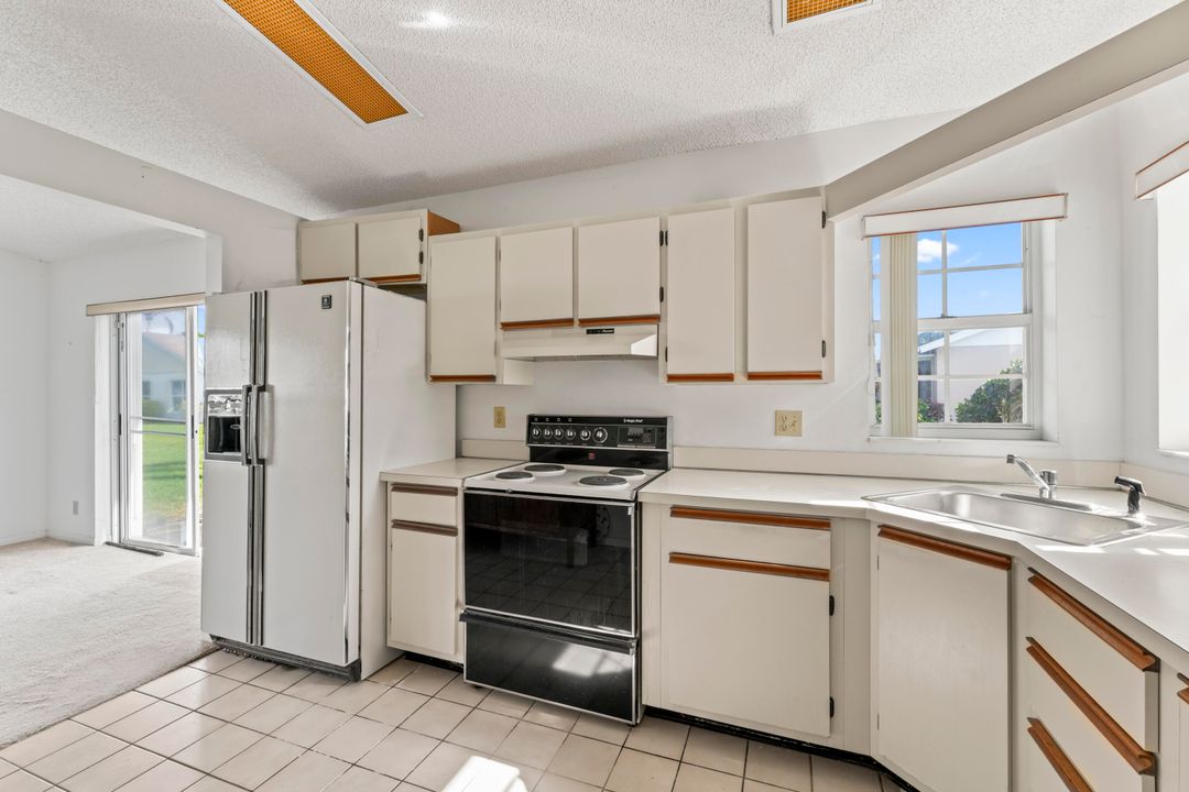 На продажу: $350,000 (3 спален, 2 ванн, 1241 Квадратных фут)