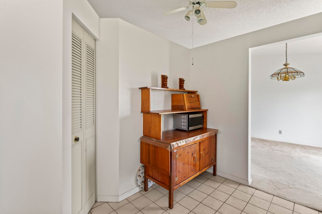 На продажу: $350,000 (3 спален, 2 ванн, 1241 Квадратных фут)