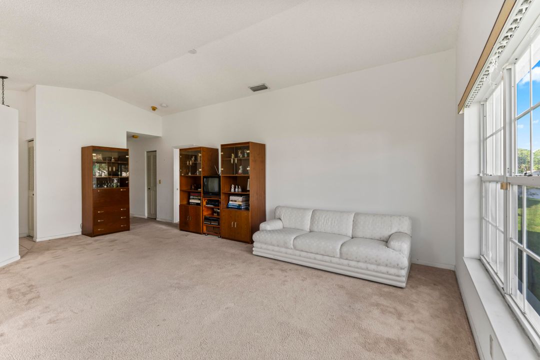 На продажу: $350,000 (3 спален, 2 ванн, 1241 Квадратных фут)