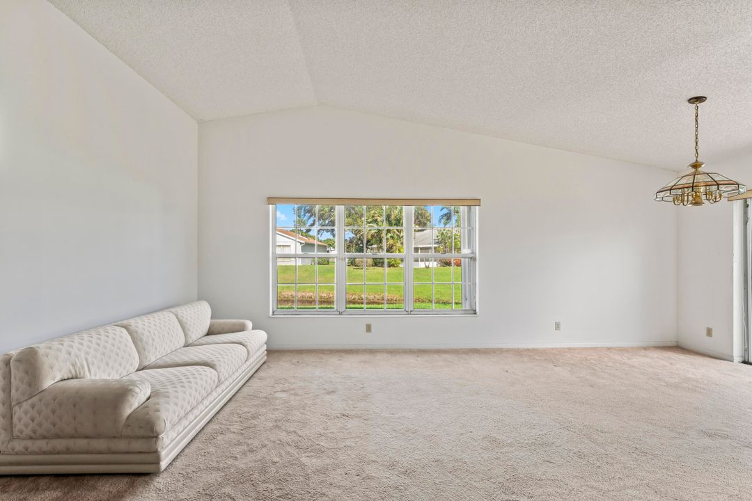 На продажу: $350,000 (3 спален, 2 ванн, 1241 Квадратных фут)