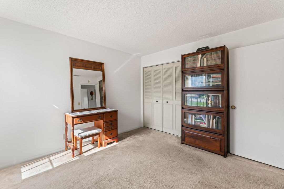 На продажу: $350,000 (3 спален, 2 ванн, 1241 Квадратных фут)