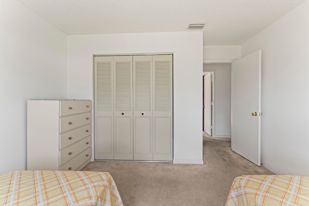 На продажу: $350,000 (3 спален, 2 ванн, 1241 Квадратных фут)