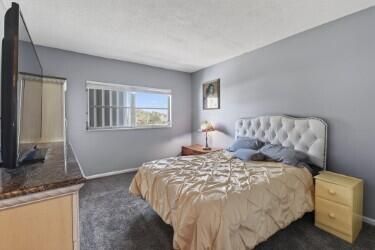 For Sale: $209,900 (2 beds, 1 baths, 840 Square Feet)