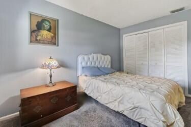 For Sale: $209,900 (2 beds, 1 baths, 840 Square Feet)