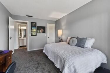 For Sale: $209,900 (2 beds, 1 baths, 840 Square Feet)