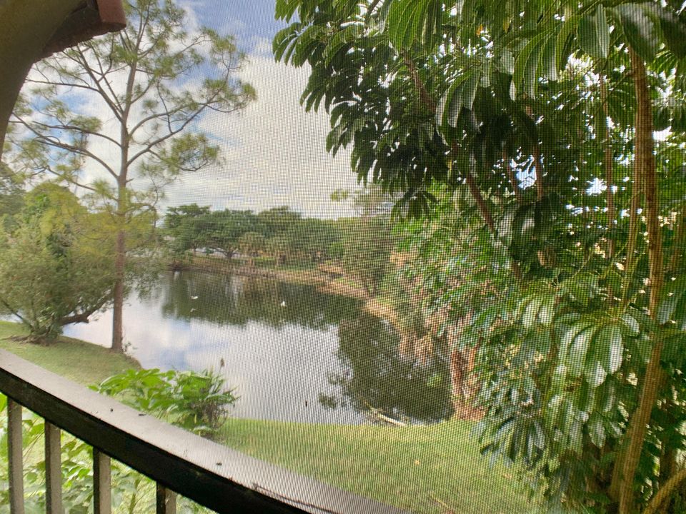 В аренду: $2,200 (2 спален, 2 ванн, 957 Квадратных фут)