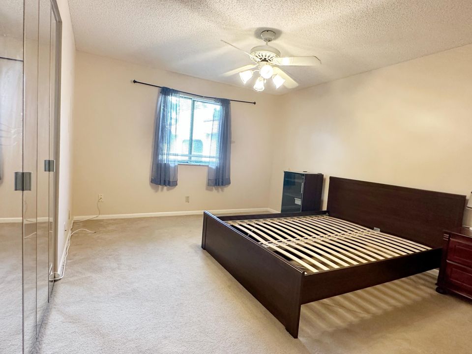 В аренду: $2,200 (2 спален, 2 ванн, 957 Квадратных фут)