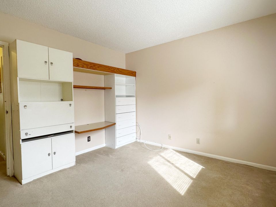 В аренду: $2,200 (2 спален, 2 ванн, 957 Квадратных фут)