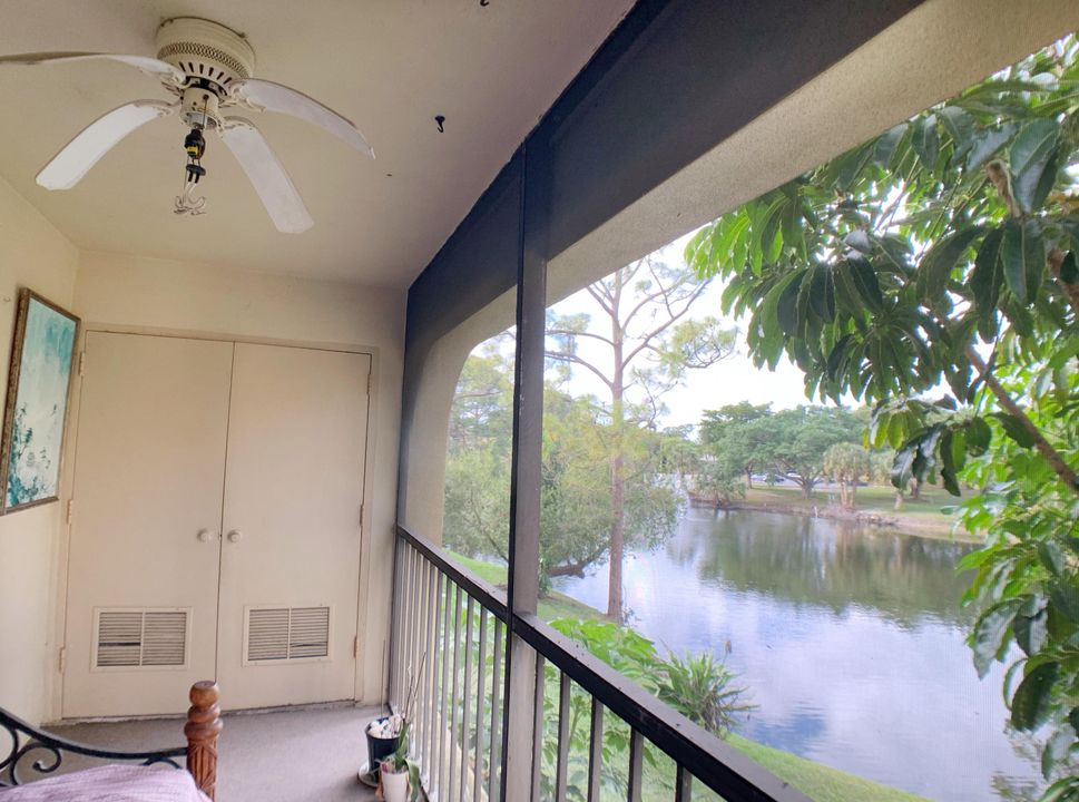 В аренду: $2,200 (2 спален, 2 ванн, 957 Квадратных фут)