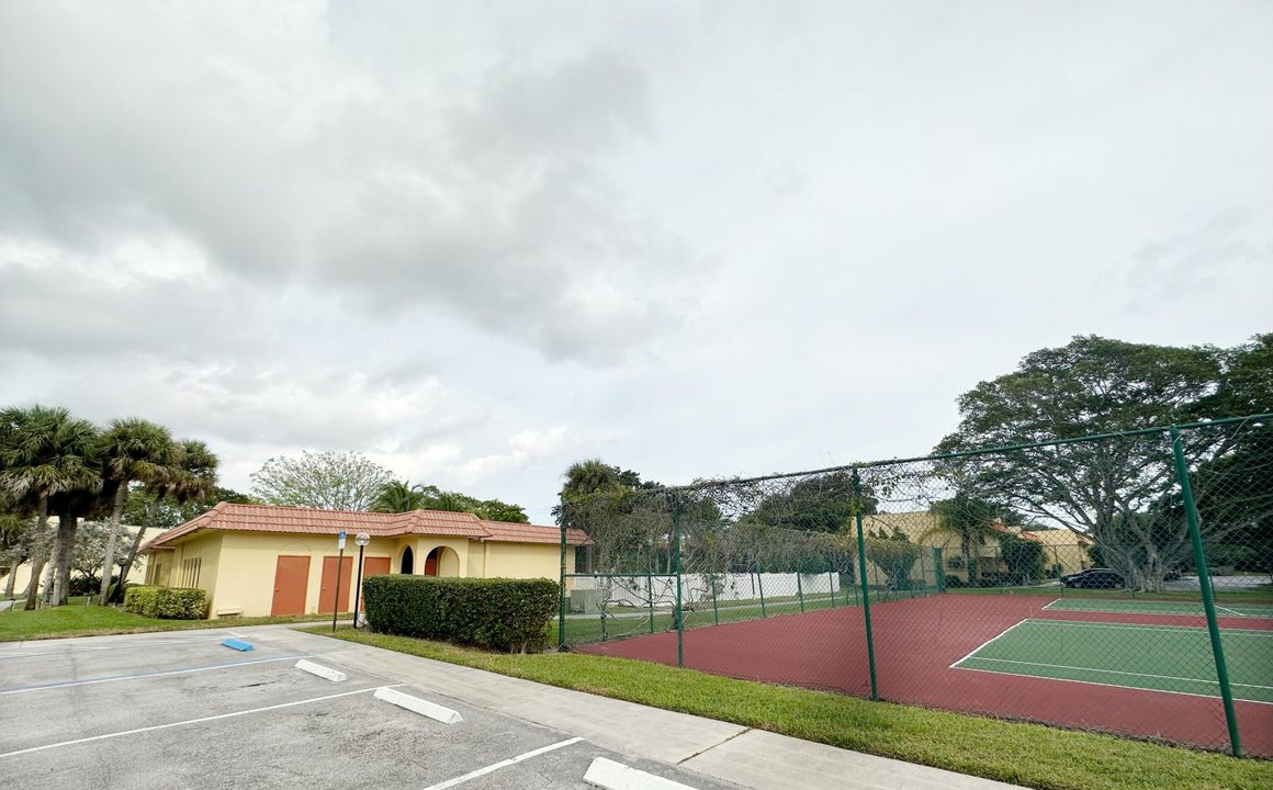 В аренду: $2,200 (2 спален, 2 ванн, 957 Квадратных фут)