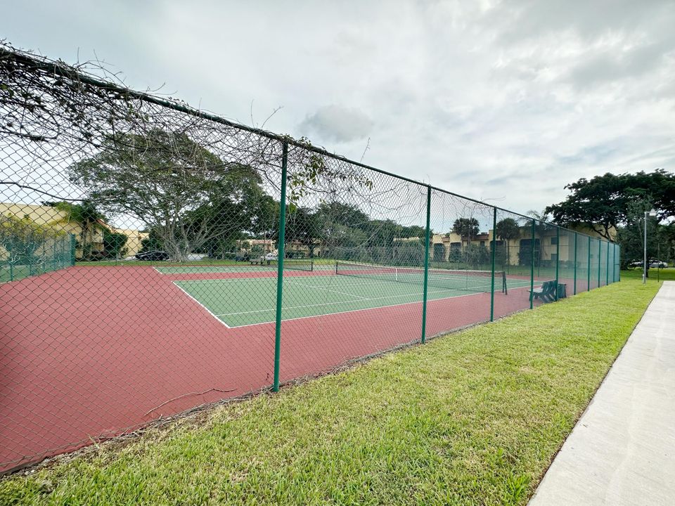 В аренду: $2,200 (2 спален, 2 ванн, 957 Квадратных фут)