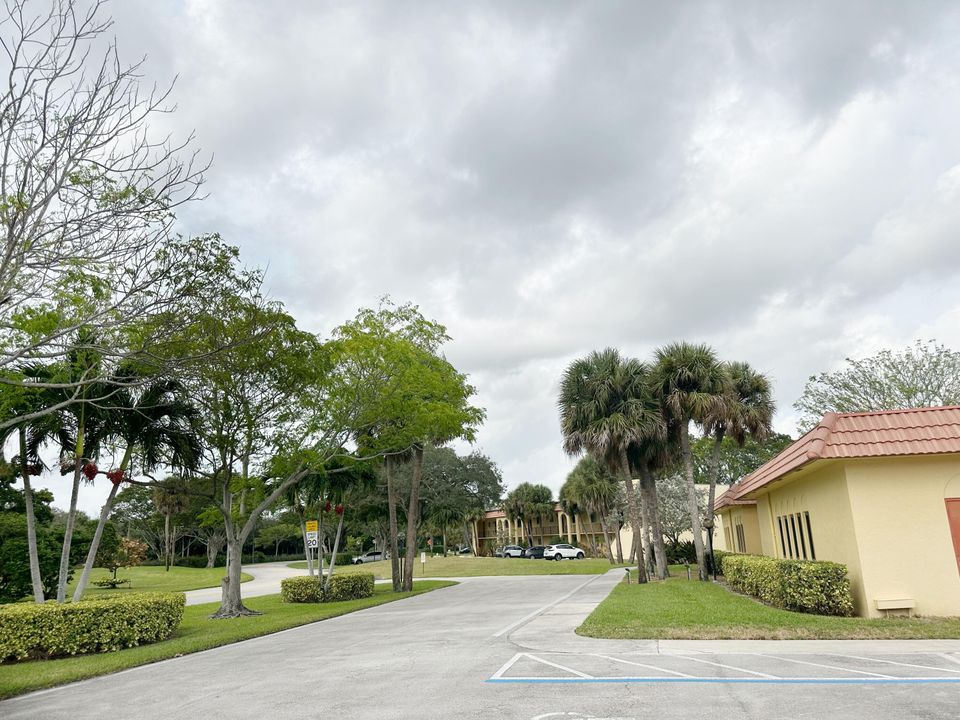 В аренду: $2,200 (2 спален, 2 ванн, 957 Квадратных фут)