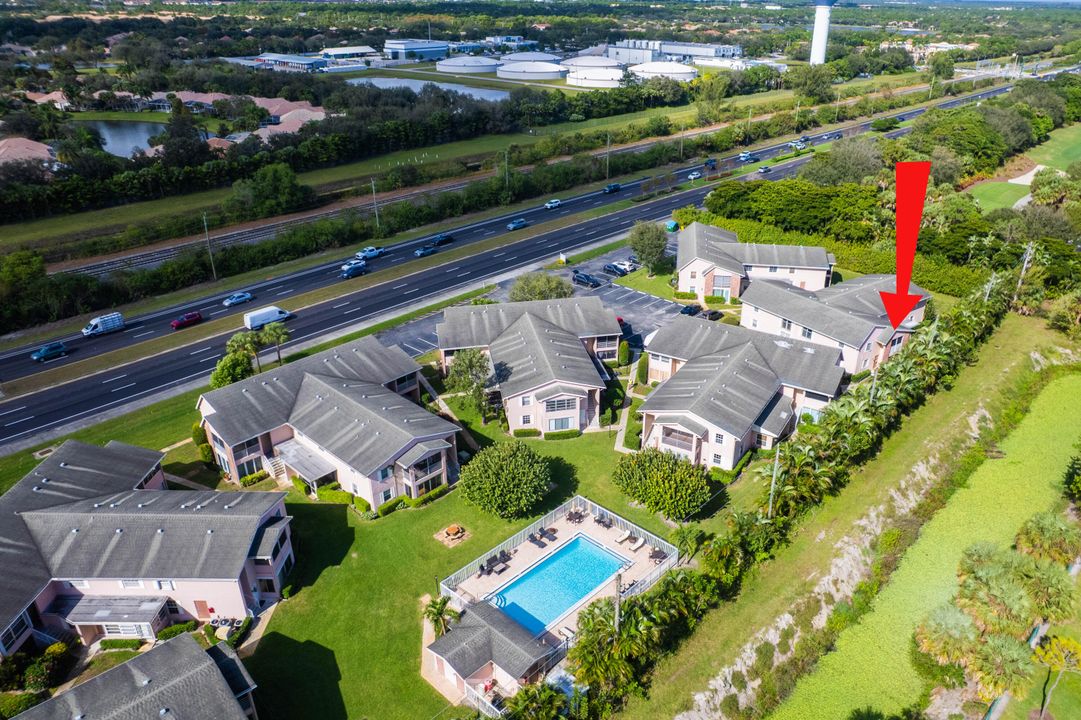 For Sale: $230,000 (2 beds, 2 baths, 1023 Square Feet)