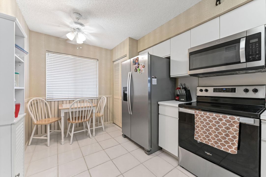 For Sale: $289,000 (2 beds, 2 baths, 1500 Square Feet)