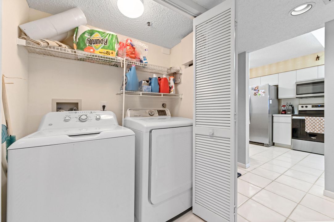 For Sale: $289,000 (2 beds, 2 baths, 1500 Square Feet)