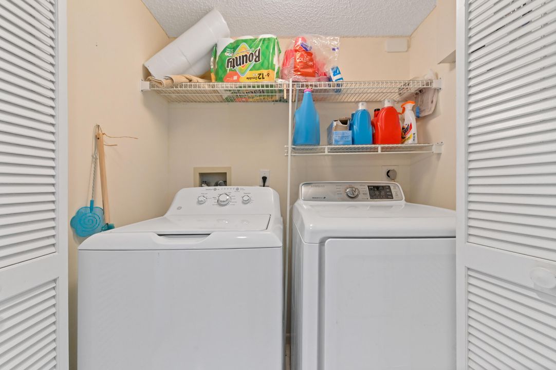 For Sale: $289,000 (2 beds, 2 baths, 1500 Square Feet)