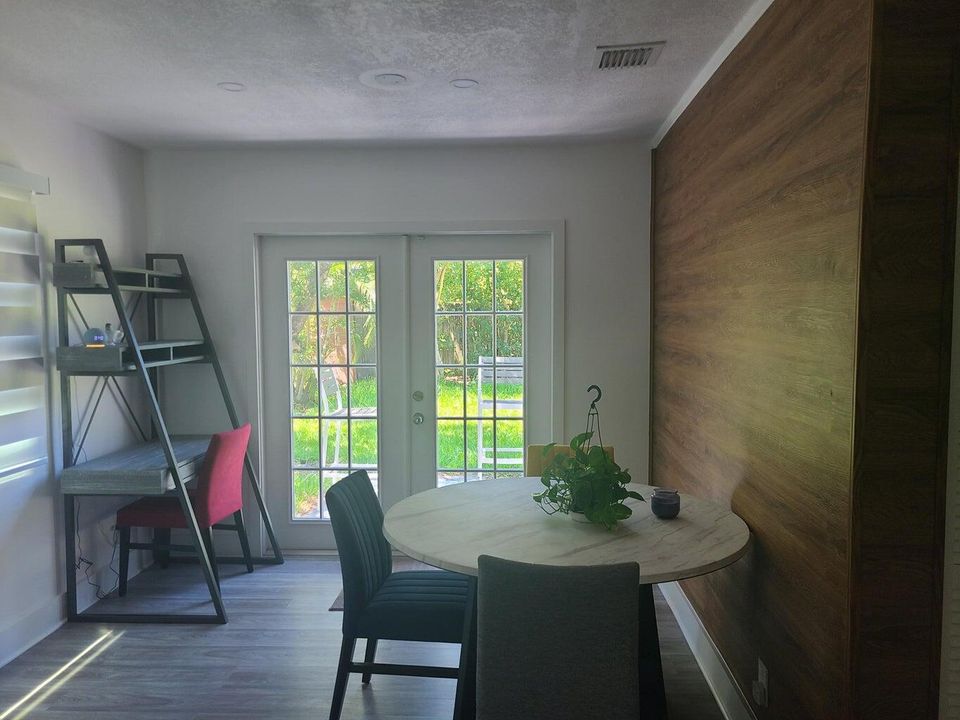 出租: $2,500 (2 贝兹, 2 浴室, 1935 平方英尺)