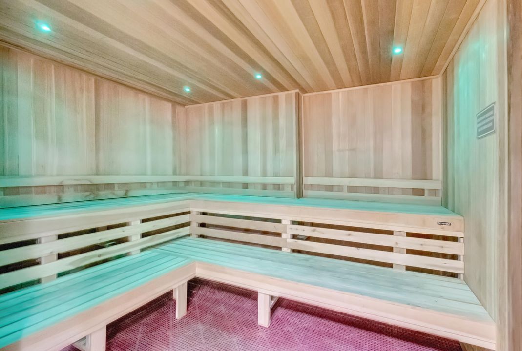 For Sale: $289,000 (2 beds, 2 baths, 1500 Square Feet)