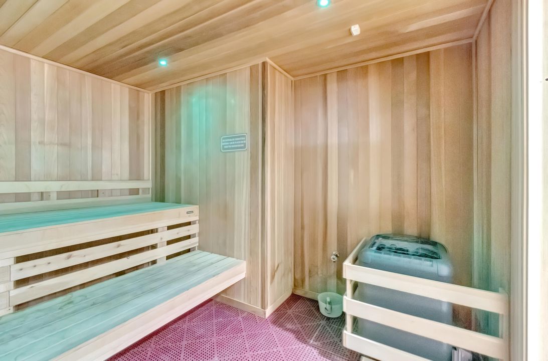 For Sale: $289,000 (2 beds, 2 baths, 1500 Square Feet)