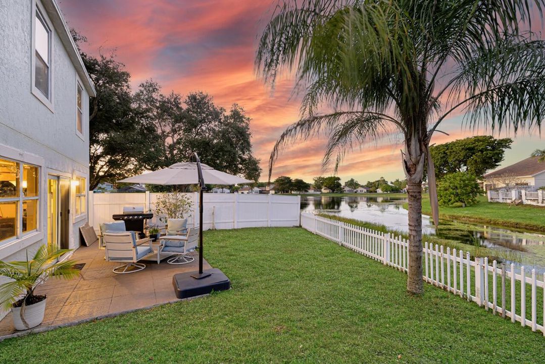 На продажу: $460,000 (3 спален, 3 ванн, 1386 Квадратных фут)