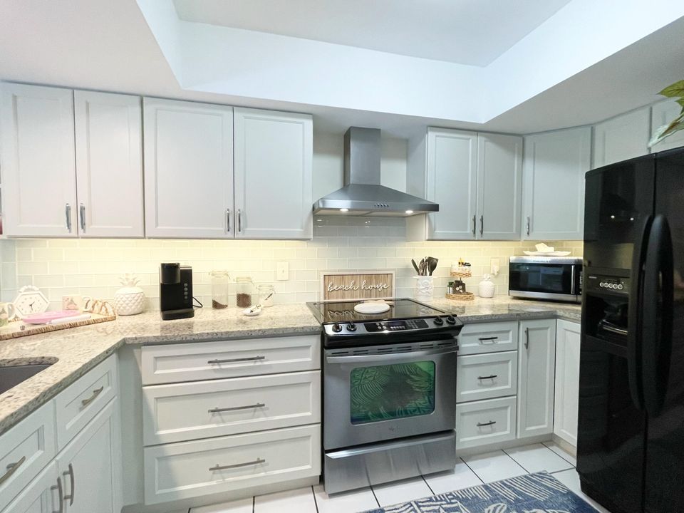 For Rent: $3,500 (2 beds, 2 baths, 1153 Square Feet)