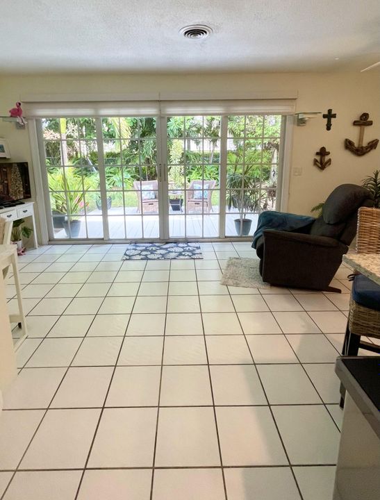 For Rent: $3,500 (2 beds, 2 baths, 1153 Square Feet)