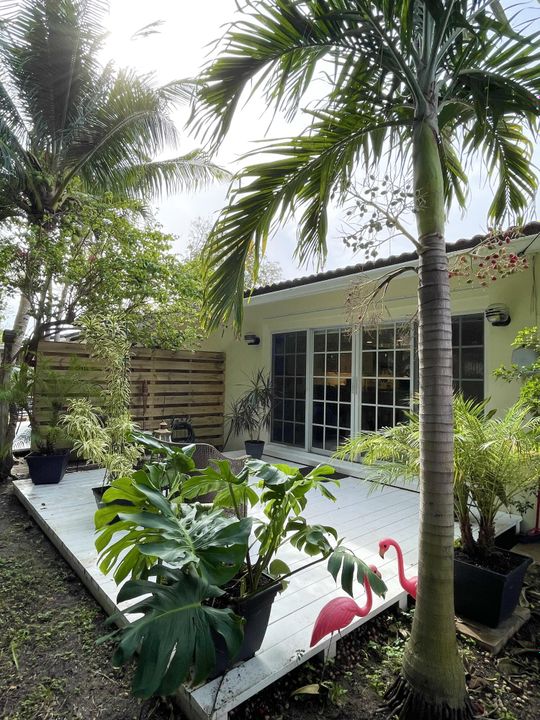 For Rent: $3,500 (2 beds, 2 baths, 1153 Square Feet)