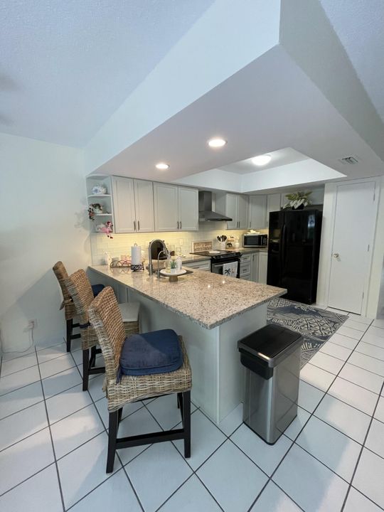 For Rent: $3,500 (2 beds, 2 baths, 1153 Square Feet)