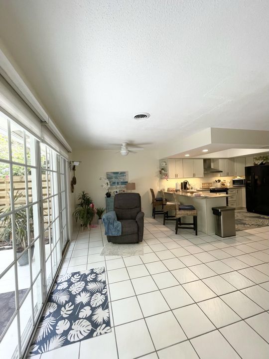 For Rent: $3,500 (2 beds, 2 baths, 1153 Square Feet)