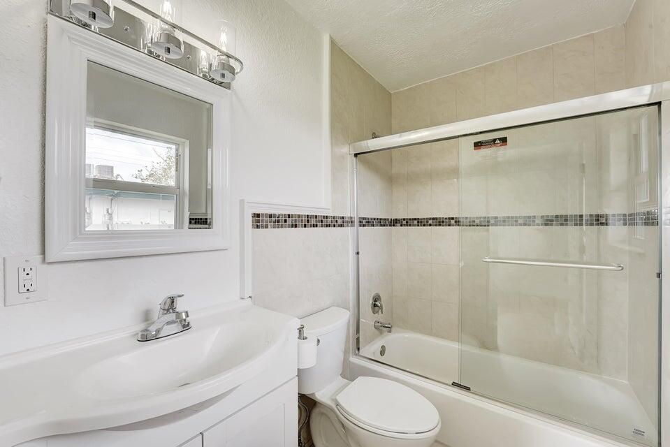 En Renta: $3,200 (3 camas, 2 baños, 2238 Pies cuadrados)