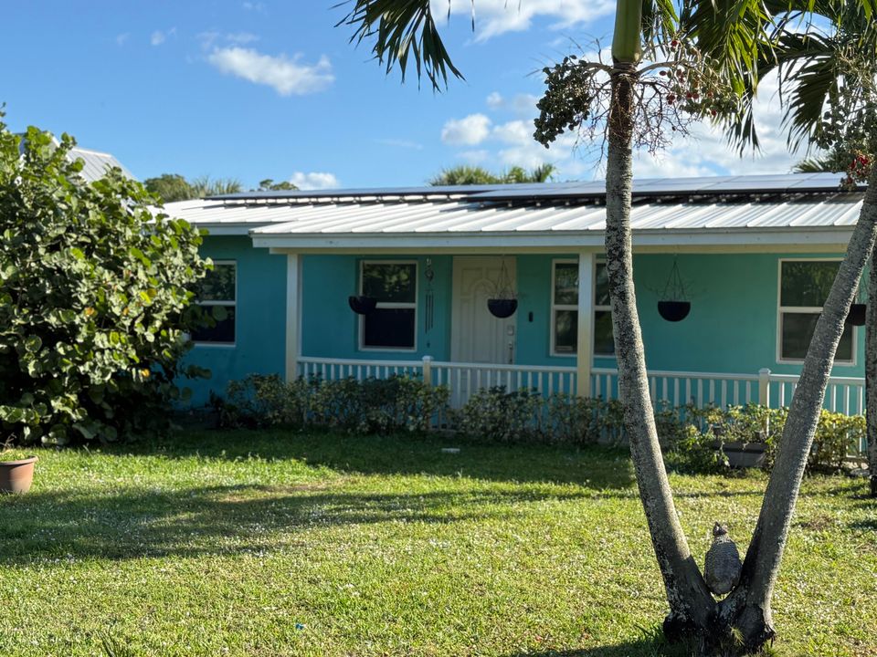 For Sale: $399,000 (3 beds, 2 baths, 1176 Square Feet)