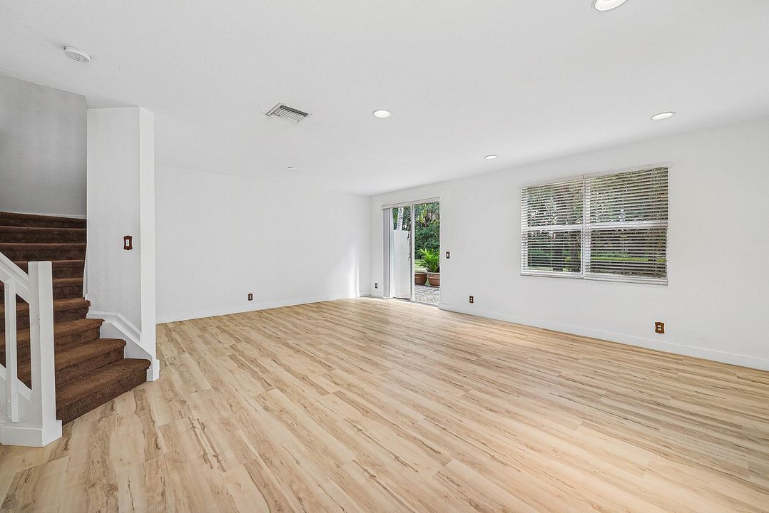 For Sale: $609,500 (4 beds, 2 baths, 1805 Square Feet)